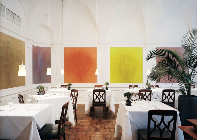 Imagen del bar/restaurante del Hotel Parkhotel Laurin. Foto 2