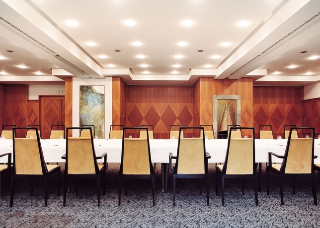 Imagen del bar/restaurante del Hotel Parkhotel Laurin. Foto 4