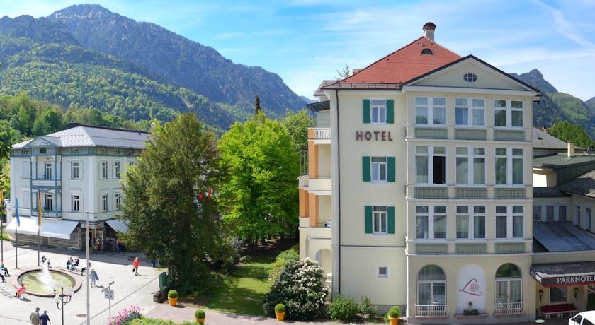 Imagen de los exteriores del Hotel Parkhotel Luisenbad. Foto 10