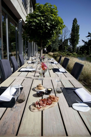 Imagen del bar/restaurante del Hotel Parkhotel Montreal. Foto 3