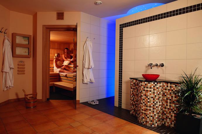 Imagen de la piscina del Hotel Parkhotel Neustadt, Friedenseck. Foto 18