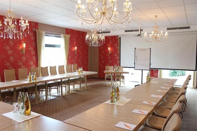 Imagen de los interiores del Hotel Parkhotel Nieheim. Foto 11
