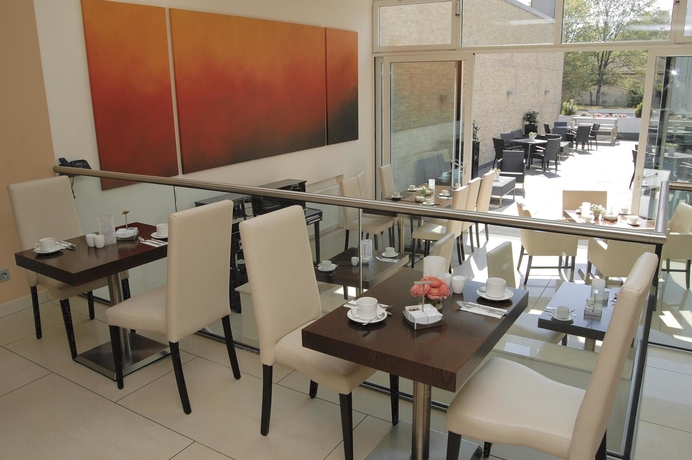 Imagen del bar/restaurante del Hotel Parkhotel Oberhausen. Foto 2