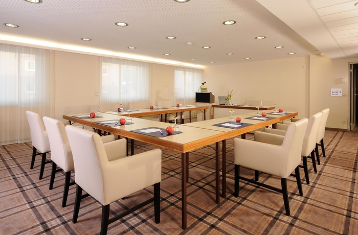 Imagen de los interiores del Hotel Parkhotel Oberhausen. Foto 16