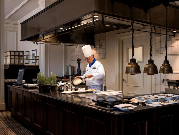 Imagen del bar/restaurante del Hotel Parkhotel Quellenhof Aachen. Foto 7