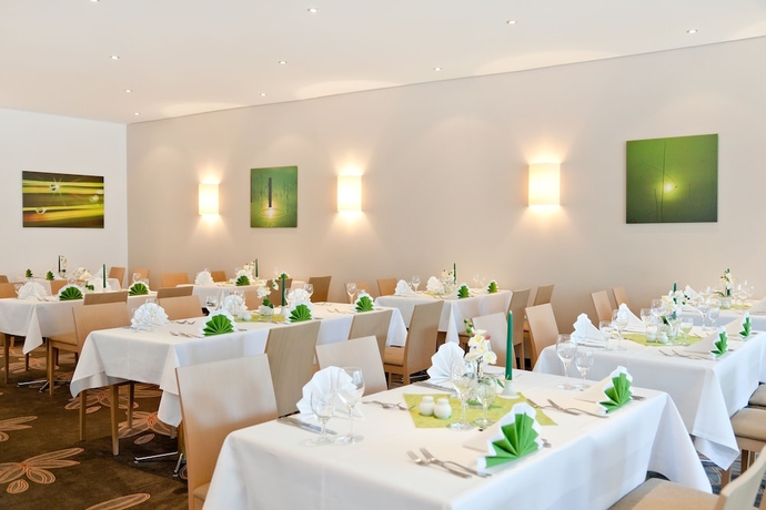 Imagen del bar/restaurante del Hotel Parkhotel R&uuml;gen. Foto 3