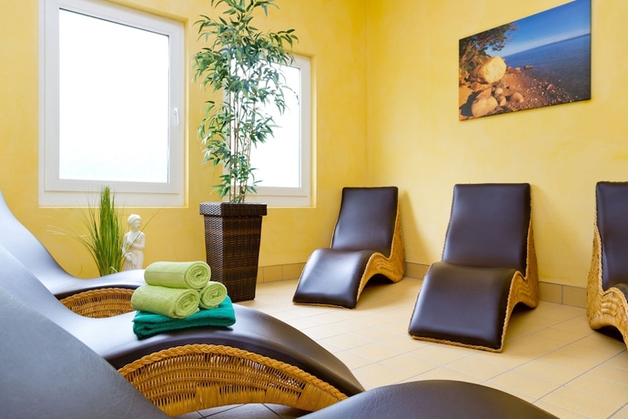 Imagen de la piscina del Hotel Parkhotel R&uuml;gen. Foto 17