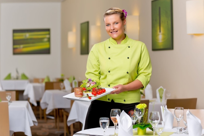 Imagen del bar/restaurante del Hotel Parkhotel R&uuml;gen. Foto 5