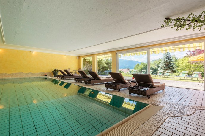Imagen de la piscina del Hotel Parkhotel Tannenhof. Foto 19
