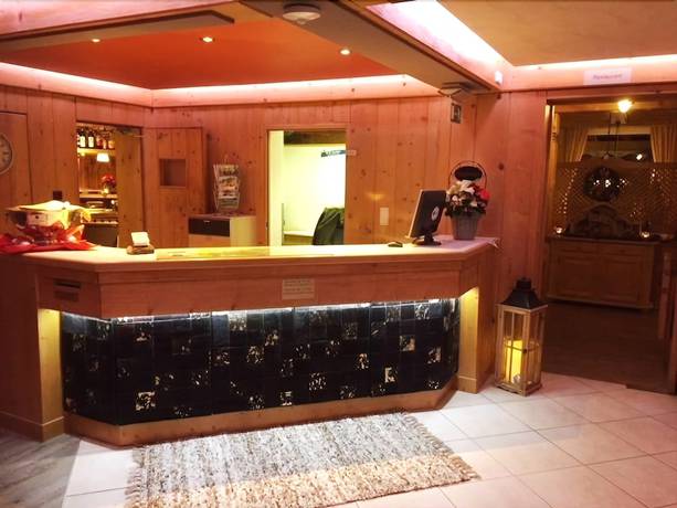 Imagen de los interiores del Hotel Parkhotel Tannenhof. Foto 18