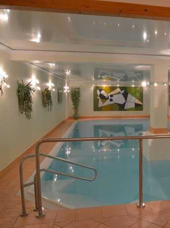 Imagen de la piscina del Hotel Parkhotel zum Stern. Foto 15