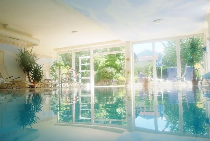 Imagen de la piscina del Hotel Parkhotel zur Linde. Foto 17