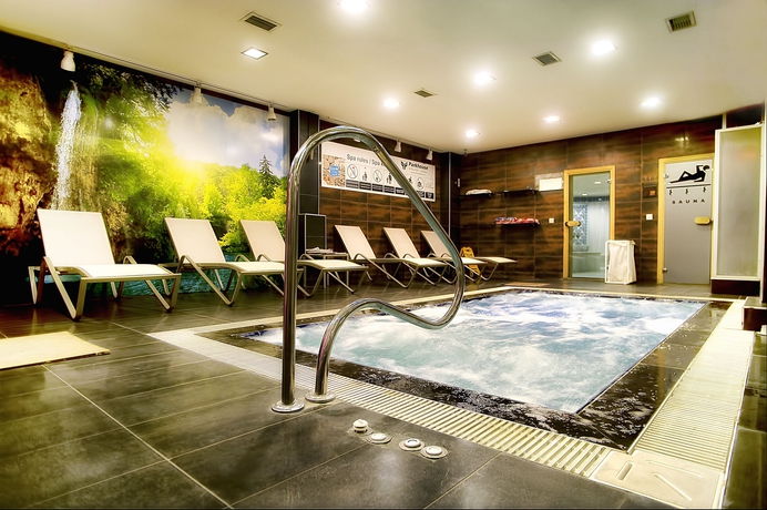 Imagen de la piscina del Hotel Parkhouse and Spa. Foto 14