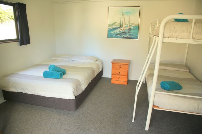 Imagen de la habitación del Hotel Parklands Marina Holiday Park. Foto 17