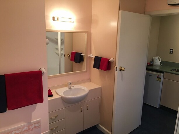 Imagen de la habitación del Hotel Parklands Motor Lodge. Foto 11