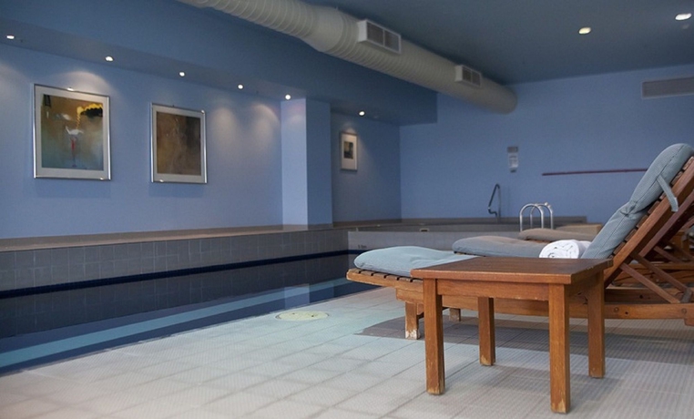 Imagen de la piscina del Hotel Parkroyal Melbourne Airport. Foto 16