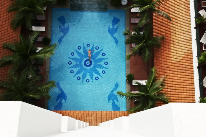 Imagen de la piscina del Hotel Parkroyal Saigon. Foto 15