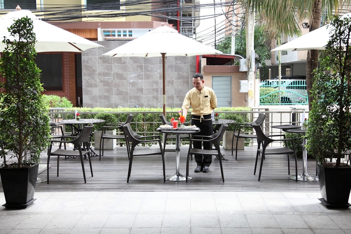 Imagen del bar/restaurante del Hotel Parkroyal Suites Bangkok. Foto 5