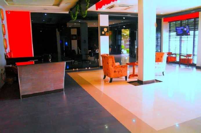 Imagen de los interiores del Hotel Parks. Foto 19