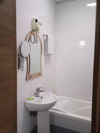 Imagen de la habitación del Hotel Parks. Foto 17