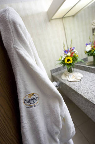 Imagen de la habitación del Hotel Parkshore Resort. Foto 4