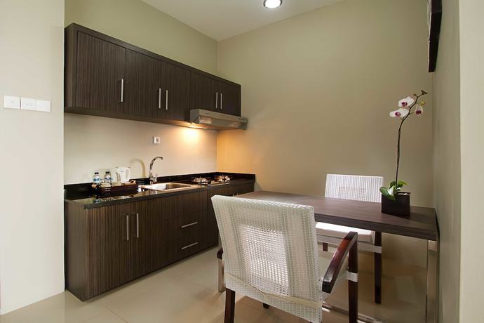 Imagen de la habitación del Hotel Parkside Denbukit Residence and Suite Jimbaran. Foto 12