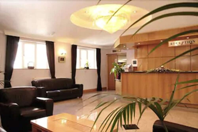 Imagen de los interiores del Hotel Parkside International. Foto 16
