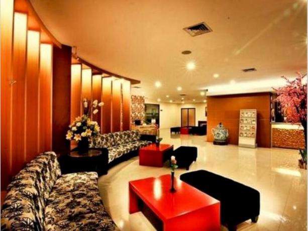 Imagen general del Hotel Parkside Mandarin Pekalongan. Foto 5