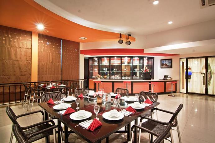 Imagen del bar/restaurante del Hotel Parkside Mandarin Pekalongan. Foto 7