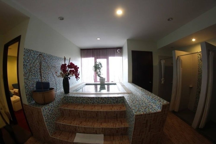Imagen de la piscina del Hotel Parkview. Foto 12
