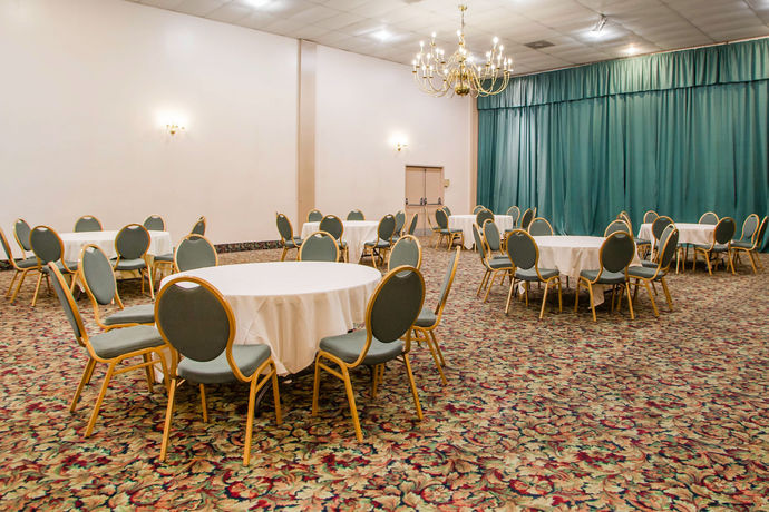 Imagen de los interiores del Hotel Parkview Inn and Conference Center. Foto 9