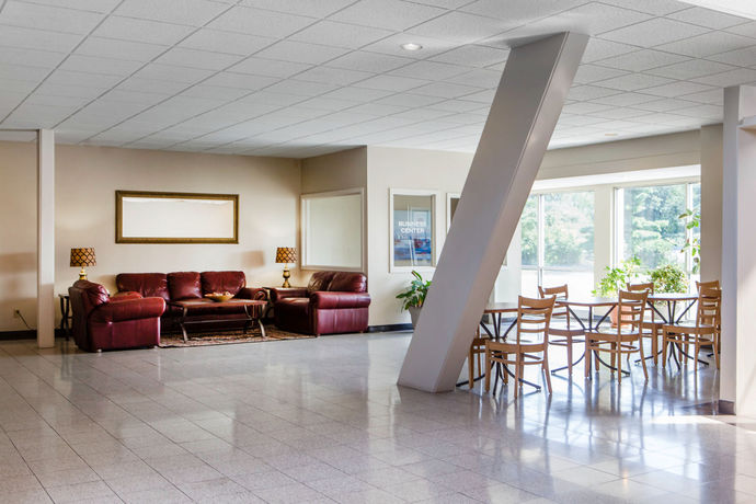 Imagen de los interiores del Hotel Parkview Inn and Conference Center. Foto 10
