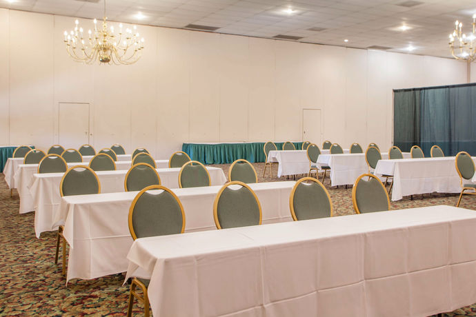 Imagen de los interiores del Hotel Parkview Inn and Conference Center. Foto 15
