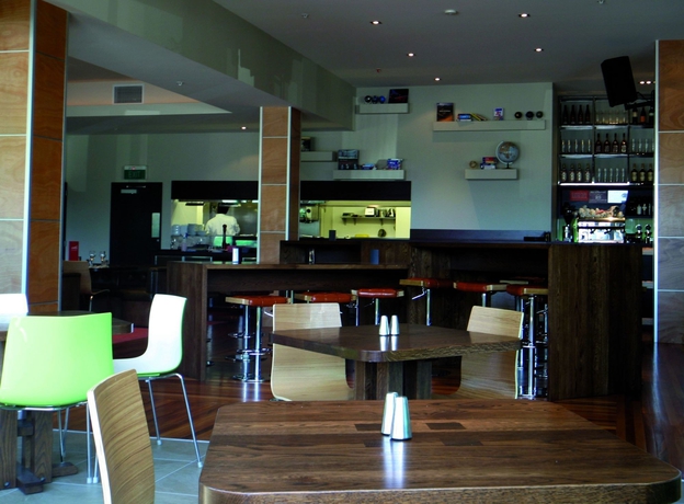 Imagen del bar/restaurante del Hotel Parkview On Hagley. Foto 4
