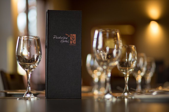 Imagen del bar/restaurante del Hotel Parkview Orange. Foto 3