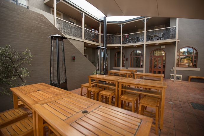 Imagen de los exteriores del Hotel Parkview Orange. Foto 14