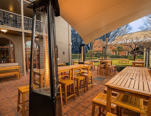 Imagen de los exteriores del Hotel Parkview Orange. Foto 16