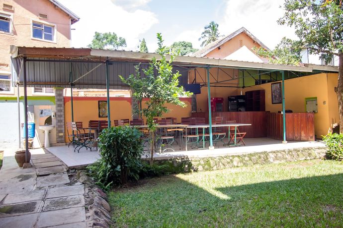 Imagen del bar/restaurante del Hotel Parkview Safari and Apartments. Foto 4