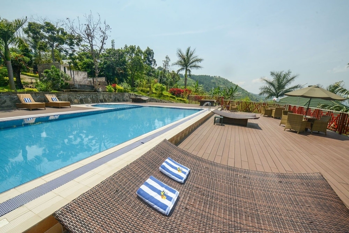 Imagen de la piscina del Hotel Parkview Safari lodge. Foto 14