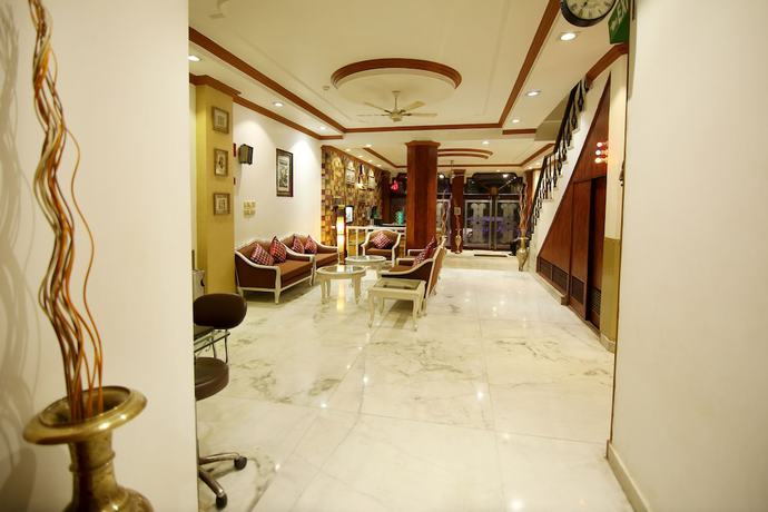 Imagen de los interiores del Hotel Parkway Deluxe. Foto 17