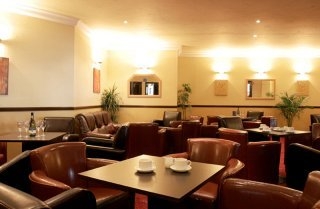 Imagen del bar/restaurante del Hotel Parkway. Foto 2