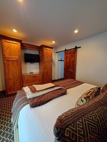Imagen de la habitación del Hotel Parkway Inn. Foto 15