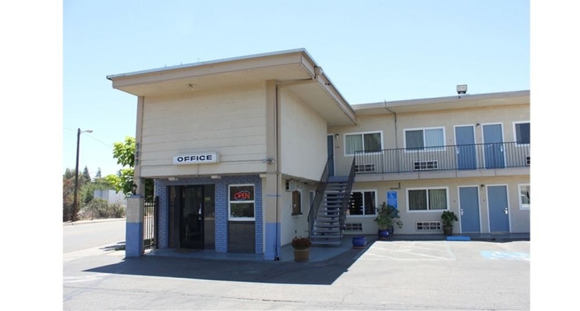 Imagen de los exteriores del Hotel Parkway Inn, Fresno. Foto 9