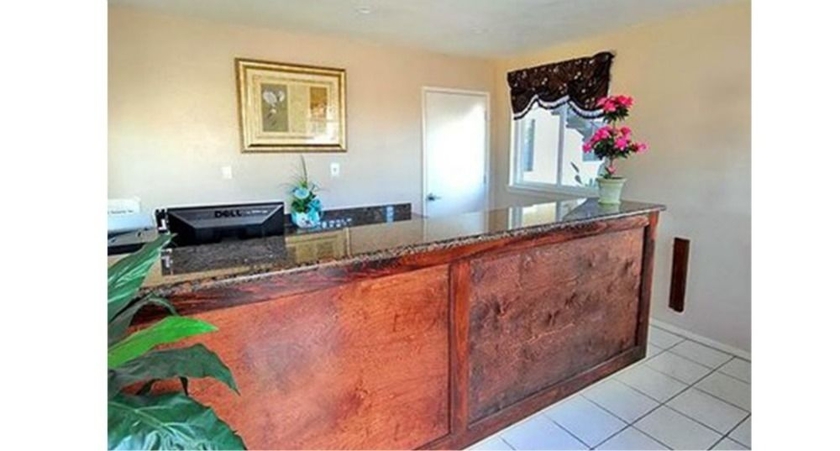 Imagen de los interiores del Hotel Parkway Inn, Fresno. Foto 14