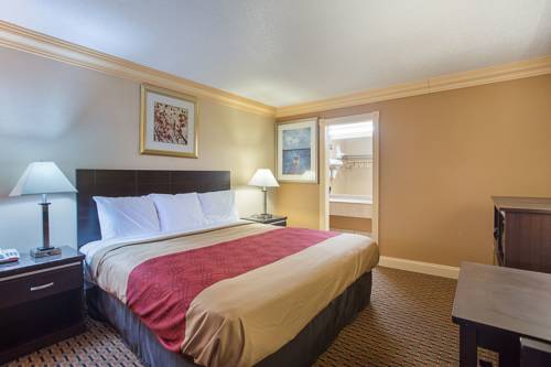 Imagen de la habitación del Hotel Parkway Inn Of Birmingham. Foto 2