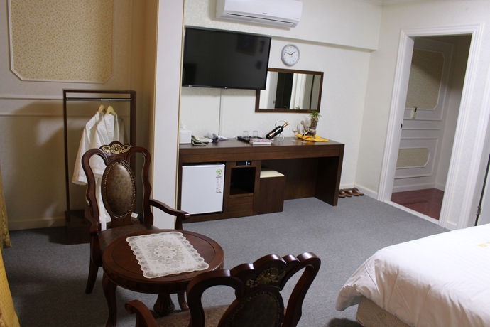 Imagen de los interiores del Hotel Parkwood Incheon Airport. Foto 12