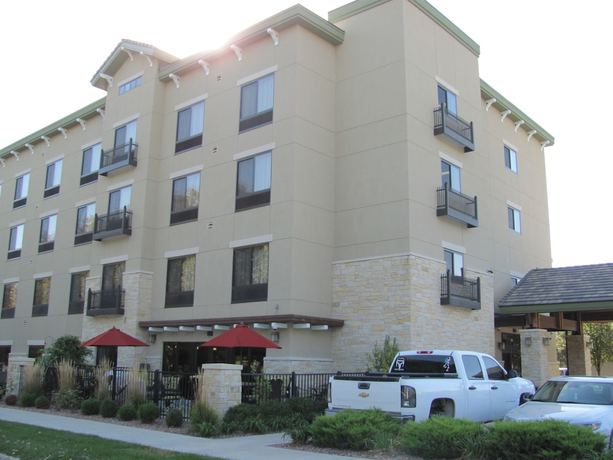 Imagen general del Hotel Parkwood Inn And Suites. Foto 3