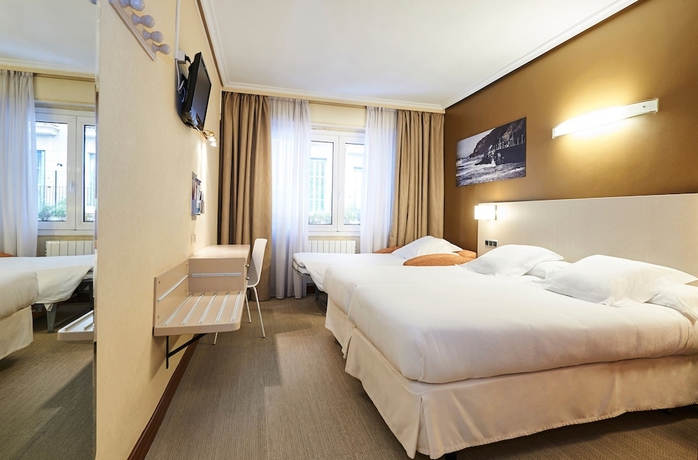 Imagen de la habitación del Hotel Parma, San Sebastián. Foto 2