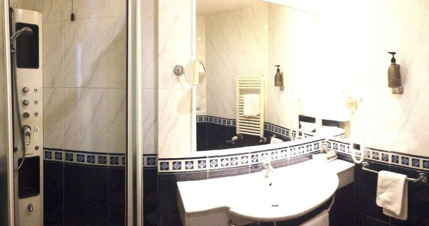 Imagen de la habitación del Hotel Parma and Congressi. Foto 8