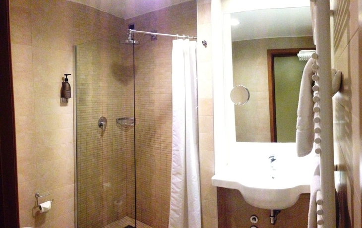 Imagen de la habitación del Hotel Parma and Congressi. Foto 10